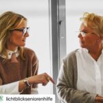 Monika Gruber Instagram - Ich hab irgendwo mal gelesen: "Der Wert einer Gesellschaft mißt sich daran, wie mit den Alten umgegangen wird." Und ehrlich gesagt, da schauts in einem eigentlich reichen Land wie Deutschland ganz schön duster aus, denn alte Menschen haben nun mal - auch politisch unsinnigerweise so gewollt - keine grosse Lobby. Deshalb unterstütze ich seit Jahren den Verein @lichtblickseniorenhilfe, gegründet von der grossartigen Lydia Staltner (auf dem Photo die Zweite von links), die mit ihrem wunderbaren Team so viel für alte, kranke und hilflose Menschen tut. I daad sogn: Bevor Ihr Herrn Amazon noch mehr Geld in den Rachen schmeißt, das er übrigens - auch politisch so gewollt - in Deutschland nicht zu versteuern braucht, haltet doch bitte in der Geschenkeschlacht kurz inne und schaugts, ob Ihr nicht a bissl was für hilfsbedürftige Senioren in Bayern spenden könntet. Und: Auch eine kleine Spende ist eine grosse Geste für diejenigen, die es brauchen! #monikagruber #lichtblickseniorenhilfe #gemeinsamgegenaltersarmut #altersarmut #lichtblickbotschafter #engagement Munich, Germany