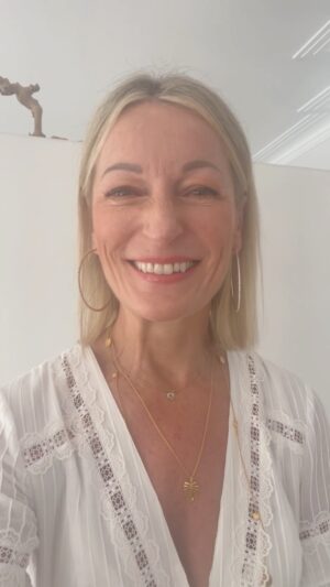 Monika Gruber Instagram - Den Ticketlink für meine Tour „Ohne Worte“ findet Ihr in der Bio! ❤️