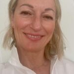 Monika Gruber Instagram - Es wird HEISS! Folgt mir für mehr coole Tipps! 😎
