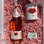 Monika Gruber Instagram - Ihr sucht noch das perfekte Geschenk für den Muttertag? Voilà! Link zum Shop in der Bio! https://monika-gruber.de/products/muttertags-box-mei-mama-verdient-champagner #monikagruber #muttertag #muttertagsgeschenk #champagner #champagne #geschenkideen #geschenkinspo Munich, Germany