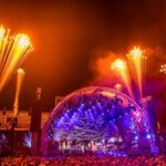 Monika Gruber Instagram - Am Freitag bei „Gabalier & Friends“ in Kitzbühel: Mega Publikum, Wahnsinns-Stimmung, tolle Musiker/Band/Backstage-Team und ein charmanter, bestens gelaunter, hochprofessioneller Gastgeber. Tausend Dank, lieber Andi, dass ich dabei sein durfte und für Deine Geduld mit meinem spärlichen Sangestalent! Es war der auspapierlte Wahnsinn und für jeden Bühnenkünstler eine Lehrstunde für Bühnenperformance. Danke auch dem unglaublich freundlichen Personal vom „Schwarzen Adler“: Ich komme garantiert wieder. Das ist eine Drohung!😘❤️ Kitzbühel, Austria