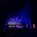 Monika Gruber Instagram - Am Freitag bei „Gabalier & Friends“ in Kitzbühel: Mega Publikum, Wahnsinns-Stimmung, tolle Musiker/Band/Backstage-Team und ein charmanter, bestens gelaunter, hochprofessioneller Gastgeber. Tausend Dank, lieber Andi, dass ich dabei sein durfte und für Deine Geduld mit meinem spärlichen Sangestalent! Es war der auspapierlte Wahnsinn und für jeden Bühnenkünstler eine Lehrstunde für Bühnenperformance. Danke auch dem unglaublich freundlichen Personal vom „Schwarzen Adler“: Ich komme garantiert wieder. Das ist eine Drohung!😘❤️ Kitzbühel, Austria