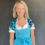 Monika Gruber Instagram - Der Vorverkauf für mein neues Programm „Ohne Worte“ hat gestern begonnen. Link zu den Terminen und Tickets in der Bio! 🤓❤️