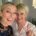 Monika Gruber Instagram - Danke auch an meine liebe Gabi, die die Versteigerungen für @lichtblickseniorenhilfe auf Ebay managed: Danke, dass Du immer für mich da bist....DANKE für Deine Freundschaft. Ich hab Dich sehr lieb!!❤️