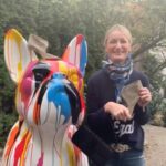 Monika Gruber Instagram - Ihr Lieben, ich versteigere 2 Teile aus meinem Kleiderschrank. Der Erlös geht zu 100 % an @lichtblickseniorenhilfe. Den Link zur Versteigerung findet Ihr in der Bio. #werbung #monikagruber #versteigerung #ebay #senioren #seniorenhilfe #fendi #aquazzura Munich, Germany