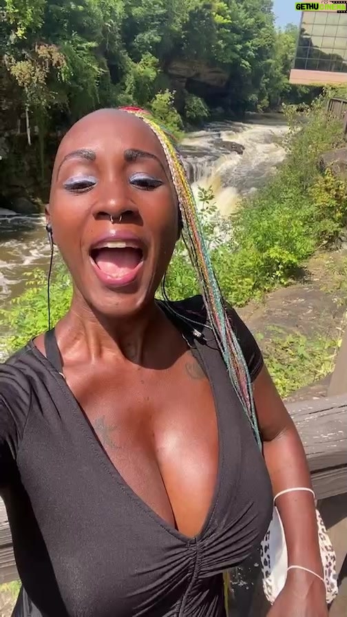 Monique Dupree Instagram - Grab a piece of this peace and take it with you through the rest of your day #spiritualbadass #moniquedupreethomas #healing #vibratehigher #highvibrations #attraction #nature
