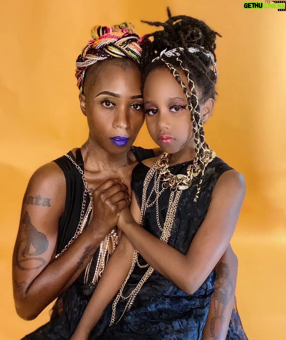 Monique Dupree Instagram - Good morning!! Don’t be afraid to say it back!! Sometimes, I take #badass photos. I’m proud of this shot I took because it shows the passing down of strength from one generation, to the other. I feel it in the shot!! I love you all and have an amazing day!!! #vibratehigher #selfiesefies