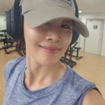 Moon Jeong-hee Instagram – #추운날씨 #gym #running #실내운동 #올해목표 #다시 #달리기 #연습 #천천히

한동안 길게 뛰지 않았는데..
올해는 다시 시작해봅니다~
컨디션 봐가며 가볍게 연습!
예전만 못하지만, 
마누 건강할때 멋진곳들 달려보려고요!
함께해요~~~~~