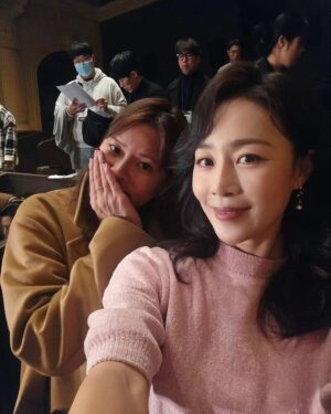 Moon Jeong-hee Instagram - #영화 #노량죽음의바다 #vip시사회 #배우분들 #감독님 #메니져 #스타일리스트 #대기실 #모습 #언론시사회 

노량-죽음의바다
언론,vip시사회날!
대기실풍경~♡
따뜻하고 다정합니다!

#김한민감독님 #김윤석 #백윤식 #정재영 #허준호 #김성규 #이규형 #이무생 #최덕문 #박명훈 #박훈 #안보현 #문정희