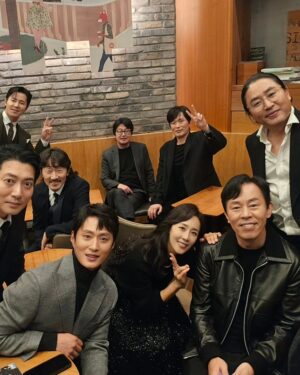Moon Jeong-hee Instagram - #영화 #노량죽음의바다 #vip시사회 #배우분들 #감독님 #메니져 #스타일리스트 #대기실 #모습 #언론시사회 

노량-죽음의바다
언론,vip시사회날!
대기실풍경~♡
따뜻하고 다정합니다!

#김한민감독님 #김윤석 #백윤식 #정재영 #허준호 #김성규 #이규형 #이무생 #최덕문 #박명훈 #박훈 #안보현 #문정희