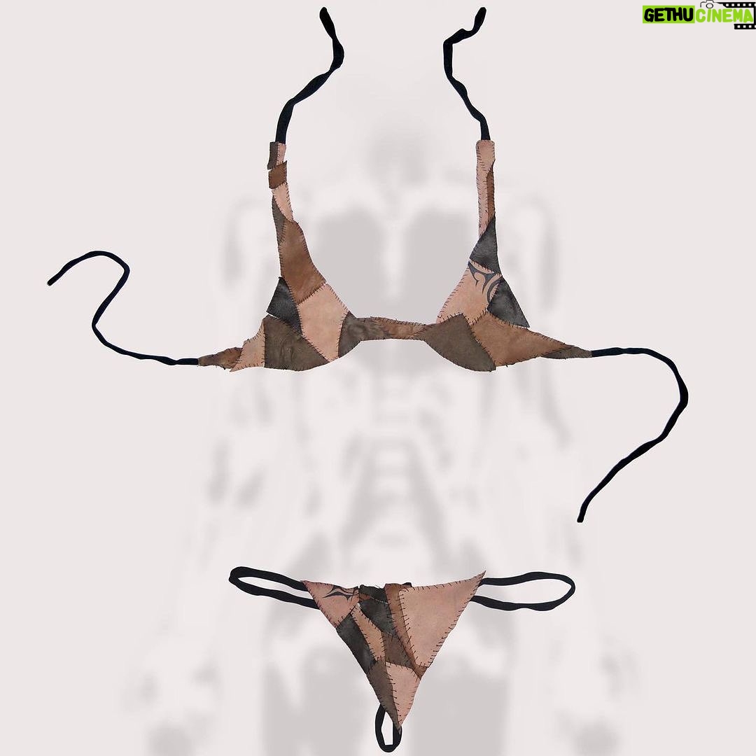 Morgan Davies Instagram - Made this skin bikini with latex