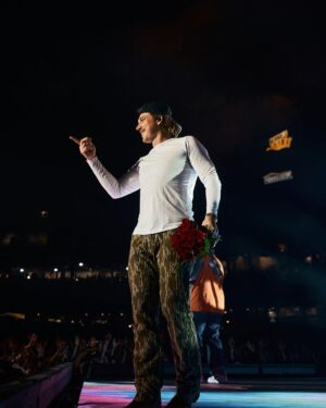 Morgan Wallen Instagram - US Tour kickoff in Milwaukee was insane!!! 

📷: @davidnlehr