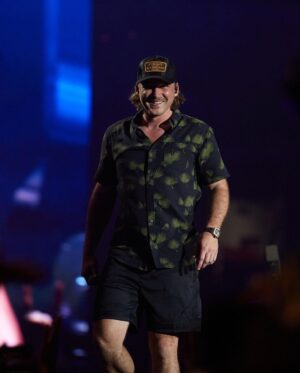 Morgan Wallen Instagram - Phoenix was so hot had me rocking shorts on stage. Thank y’all for the great memories, I had a damn blast 

📷: @davidnlehr & @matthewpaskert