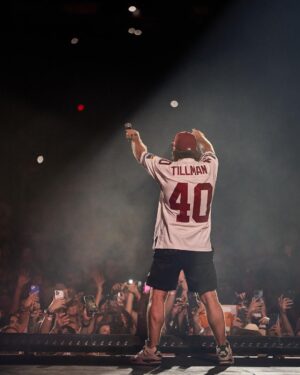 Morgan Wallen Instagram - Phoenix was so hot had me rocking shorts on stage. Thank y’all for the great memories, I had a damn blast 

📷: @davidnlehr & @matthewpaskert