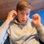 Morten Ramm Instagram - «Superspeed 2» gikk fint det, men har allikevel en liten klage til Color Line, og det er oppfølging av reglementet ombord. Det skal vel ikke være kunden som skal fly rundt å passe på at folk skal følge cruisets retningslinjer? Kjipt å måtte bruke tid på å rydde opp i overskridelser når du egentlig bare vil kose deg med chorizo, Pepsi max og potetmos med grillkrydder i ferjecafeen, så dette er bare en reminder hvor det er rom for forbedring. Wifi funka fint ombord og genser jeg kjøpte til 50% på Fashion Shop satt som et skudd, så nögd med den, men ble litt vel mye når du må følge med på alt mulig underveis, som strengt talt de ansatte på skuta skulle hatt kontroll på. Var også noen andre som holdt av bord og lukket branndøra til bildekk 2, så litt smårusk var det at setta fingret på, men alt i alt var overfarten fin. Litt stiv pris var det riktignok, men sånn er det å dra til Danmark, men litt stiv pris var det. På ferja var det vanlig kioskpriser, men selve billetten kjenner du at napper litt i plånboken