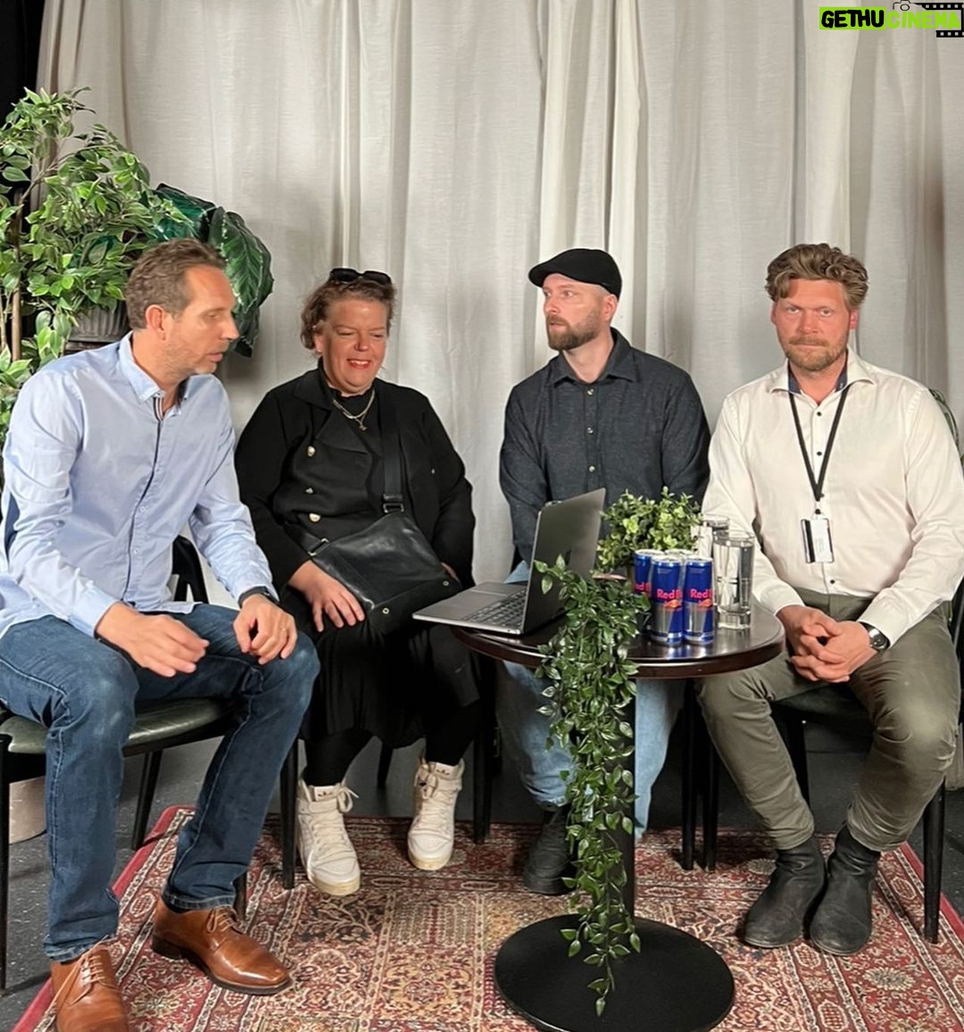 Morten Ramm Instagram - På YouTube ligger det nå et gratis webinar, hvor jeg har med tre andre motivatorer som er superflinke og håver inn penger på sine foredrag. I dag prater de gratis for dere, og åpner opp opp om sine beste tanker om blant annet økonomi og farsrollen på some