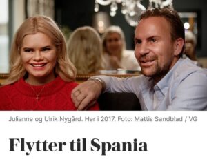 Morten Ramm Instagram - Det minste vi må kunne forvente når korta skal holdes tett til brystet er at de skal flytte til en annen verdensdel, og ikke vegg i vegg med noen pensjonerte venner av mormor, og et par alkiser hun kjenner. De holdt IKKE korta tett til brystet da de flytta nedover, de bare sa at de var drittlei av været her, så nå flytter vi, og det blir dritbra. Ikke no kort til bryst, ikkeno gjemsel, gåter eller gjettelek, men kun et gedigent ADIOS,  hadetpåbadet, og to lange ut av taxin da de feis sørover