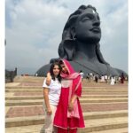 Mouni Roy Instagram - तुम ही मेरे आदि, तुम ही मेरे अनंत .. शिव शिव • • • An unparalleled experience every time at the @isha.foundation love love going back to the ashram. It’s my safe haven.. cannot explain in words the bliss I experience when I’m there. ॐ नम: शिवाय: