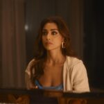 Mouni Roy Instagram - They are here to steal the show! It’s Showtime✨ #HotstarSpecials #Showtime coming soon. #ShowtimeOnHotstar @karanjohar @apoorva1972 @somenmishra @mihirbd @gogoroy @kumararchit @naseeruddin49 @therealemraan @mahima_makwana @imouniroy @simplyrajeev @shriya_saran1109 @neeraj_madhav @vishalvashishtha @ghuggss #VijayRaaz #LaraChandni @mitchinder @jehanhanda @karandontsharma @Bhaskarville @tallz.music @dharmaticent