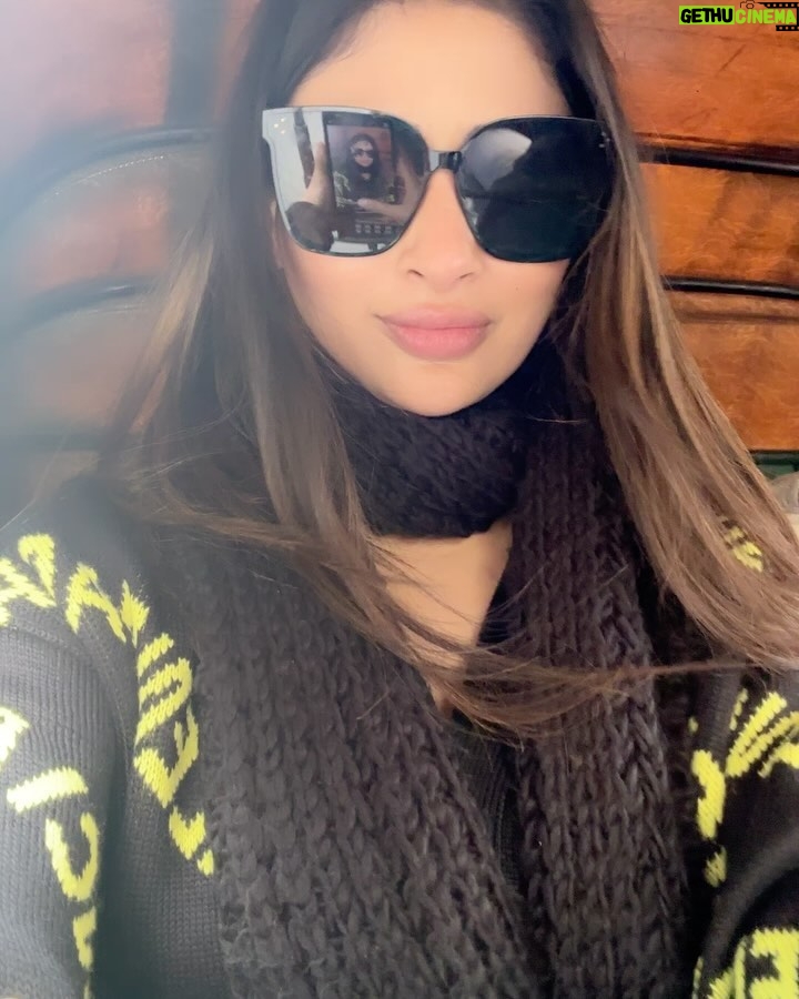 Mouni Roy Instagram - Excited about the next chapter but for now #weekendrecapwiththebesties x Delhi