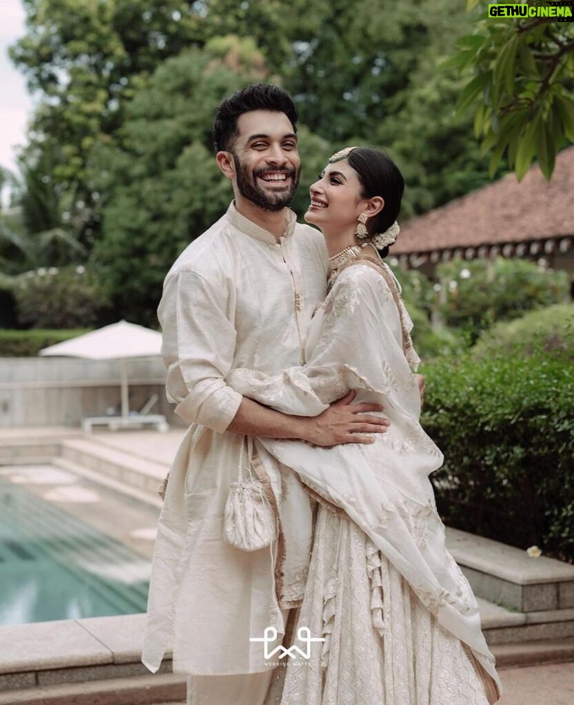 Mouni Roy Instagram - 2 years married, 730 days of countless memories, & 63,072,000 seconds of me talking and you pretending to listen 😋😌 Happy anniversary baby ♥ Wuvv you! x @nambiar13