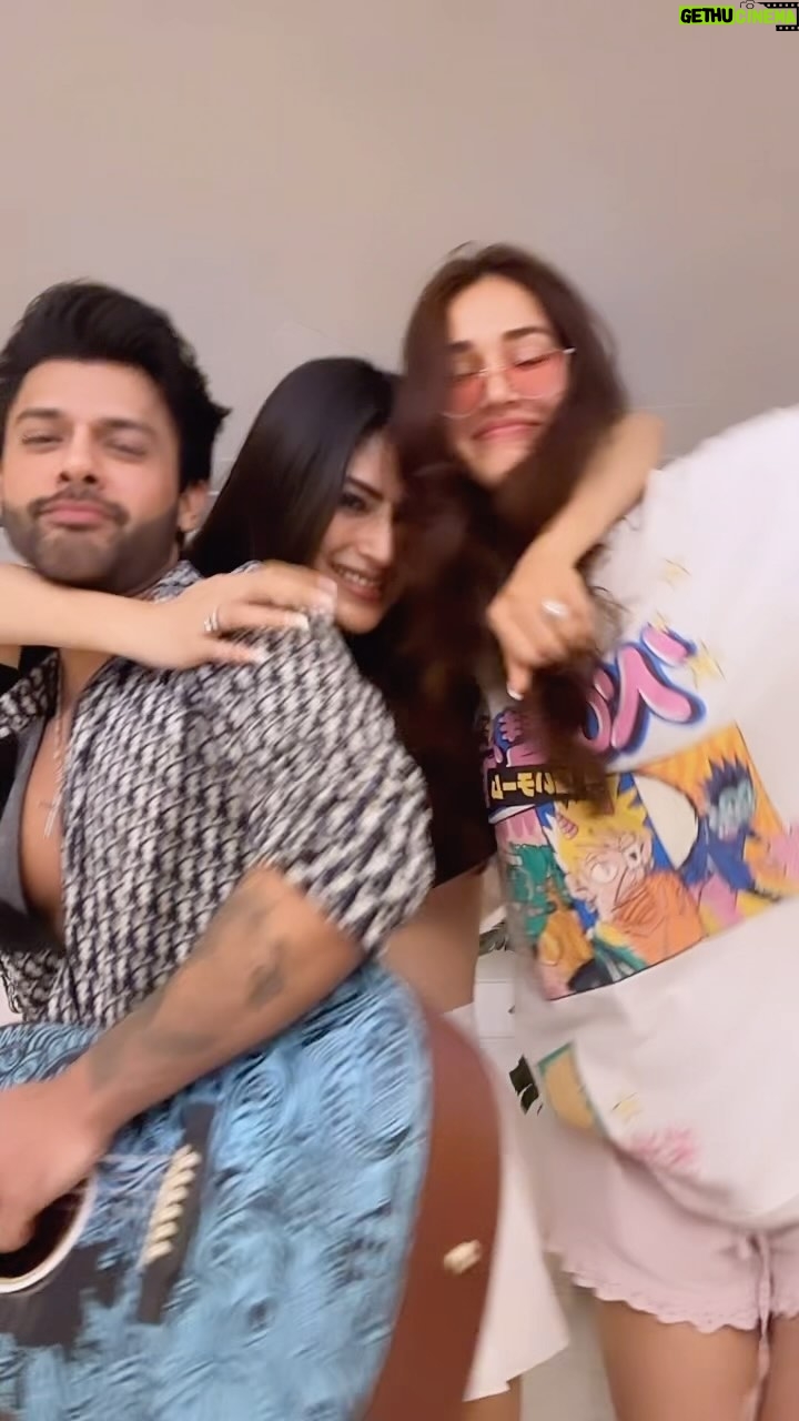 Mouni Roy Instagram - And the best drama queens & kings performance goes toβ¦β¦ ππ€ͺπ Well, love ya x
