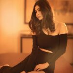 Mouni Roy Instagram - Sometimes it’s all very Hitchcock!!!!