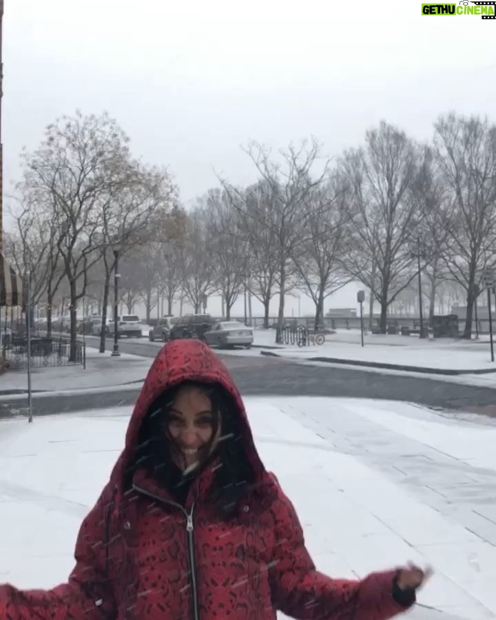 Mridanjli Rawal Instagram - It’s Snowing☃️❄️⛄️ #nofilter : Hoboken, New Jersey