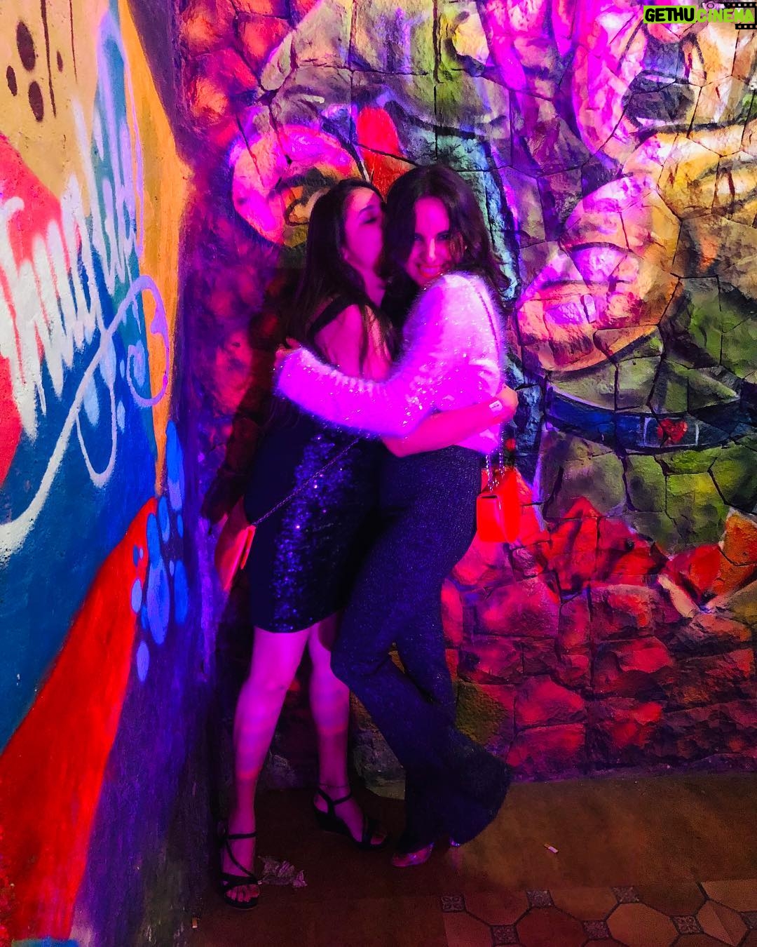 Mridanjli Rawal Instagram - May you all spend your NEW YEAR with people you love and who love you more like crazy! #alwaysandforever Missed you @ksr2506 and @aadeshrawal ❤️ Mumbai, Maharashtra