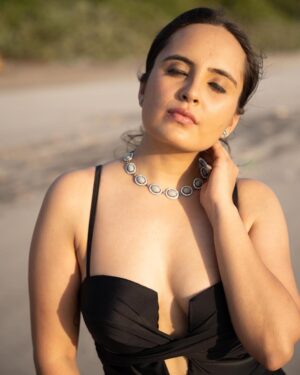 Mridanjli Rawal Instagram - “Sun-kissed and glowing☀️✨”
#noedit #nofilter 

Clicked by: @picx.medias 
:
:
#instagood #instagram #igers #goa #goashoot #blackgirlmagic #blacklove #photodaily #photoeveryday #friday #weekend #mandrem #beach #modelphotoshoot #love #dance #happiness #music