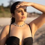 Mridanjli Rawal Instagram - “Sun-kissed and glowing☀️✨” #noedit #nofilter Clicked by: @picx.medias : : #instagood #instagram #igers #goa #goashoot #blackgirlmagic #blacklove #photodaily #photoeveryday #friday #weekend #mandrem #beach #modelphotoshoot #love #dance #happiness #music