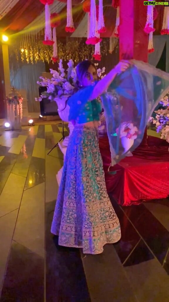 Mridanjli Rawal Instagram - Lehenga 🤩🤩🤩❤️❤️❤️❤️ Outfit by: @pooja_sarees_ambala : : #instagood #instagram #insta #love #lehenga #punjabi #reels #reelitfeelit #reelsinstagram #igers #igersdaily #video #weekend #throwback #dance #wedding #music #girl #reelkarofeelkaro #ambala #mumbai #bangalore #fashion #fashiondesigners #clothingbrand #clothes