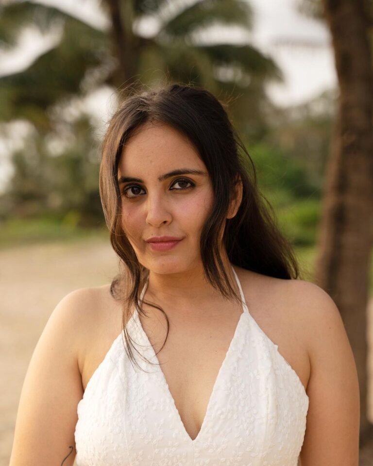 Mridanjli Rawal Instagram - Beach Pics? Go white, Shine Bright✨🤍 Here’s how: -White Color Reflects sunlight, keeping you cooler in hot conditions. -Creates a bright and fresh aesthetic against the natural beach backdrop. -Enhances natural lighting, reducing harsh shadows on your face. -Provides a photogenic contrast, making you stand out amidst vibrant beach colors. -Offers an elegant and timeless look that exudes sophistication. -Versatile and easy to accessorize, allowing for various styles. -Complements the beach environment -Perfect for capturing relaxed and carefree lifestyle shots. : : Credits: @picx.medias #instagood #instagram #love #home #heavan #white #live #music #soothing #photoshoot #photography #howtodress #whitedress #blog #wednesdayvibes #wednesday #beach #smile #goa #cansaulim #home