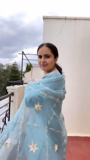 Mridanjli Rawal Instagram - ✨ Celebrating Gurupurab in style! 🌟 

Stepped into the Gurudwara today wearing this stunning Punjabi suit adorned with exquisite zari and gotta work - a cherished gift from my aunt. 🎁 

Tied my hair back for a long, peaceful Darshan, staying comfy yet chic. And the highlight? 

This gorgeous Chunni, showcasing the intricate gotta work I absolutely adore. 🧵

👗 Do you love gotta work as much as I do? Share your thoughts below! 🌼👇 #GurupurabFashion #PunjabiSuitGlam #GottaLoveIt #FashionDiaries #instastyle #punjabisuits #punjabiglamtouch #gurudwara #gurupurab #punjabifashion #fashiontrends #howtostylesuit #punjabisuit #monday #mondayfunday #reelitfeelit #reelkarofeelkaro