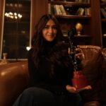 Mrunal Thakur Instagram - Ending the year with the black lady in my hand. Thank you @Filmfare for making this year so so special for me. My first Filmfare is extra special because its for my first debut short film ‘Jahaan’. Something which will always have a very precious place in my heart. Such a beautiful and happy note to end the year with, thank you @celijohn for trusting me, @avinashtiwary15 I had the greatest time working with you. Thank you #SanjaySharma and everyone who made it possible thank you so much