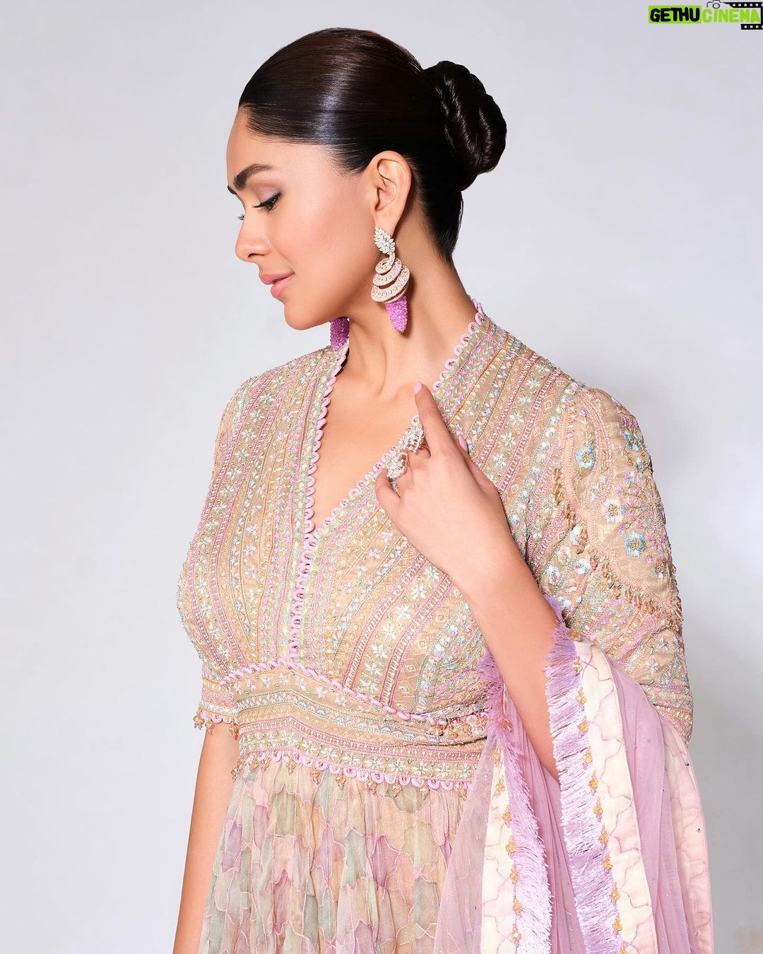 Mrunal Thakur Instagram - Embracing life one smile at a time ✨