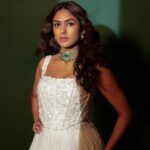 Mrunal Thakur Instagram - 🤍✨