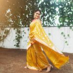 Mrunal Thakur Instagram – Ladoo peela szn✨ #Hinannapromotions #yashnamodeon #3daystogo 

Saree : @taneira_sarees 
Jewellery : @the_jewel_gallery 
HMU : @missblender @tejisinghofficial 
Styling team : @sandhya__sabbavarapu @team_sandhya @styled_by_amer 
Draper Artist : @im_shilps 
Photographer : @__suru