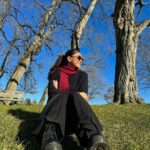 Mrunal Thakur Instagram - Sweater weather 💋⛅️🧣