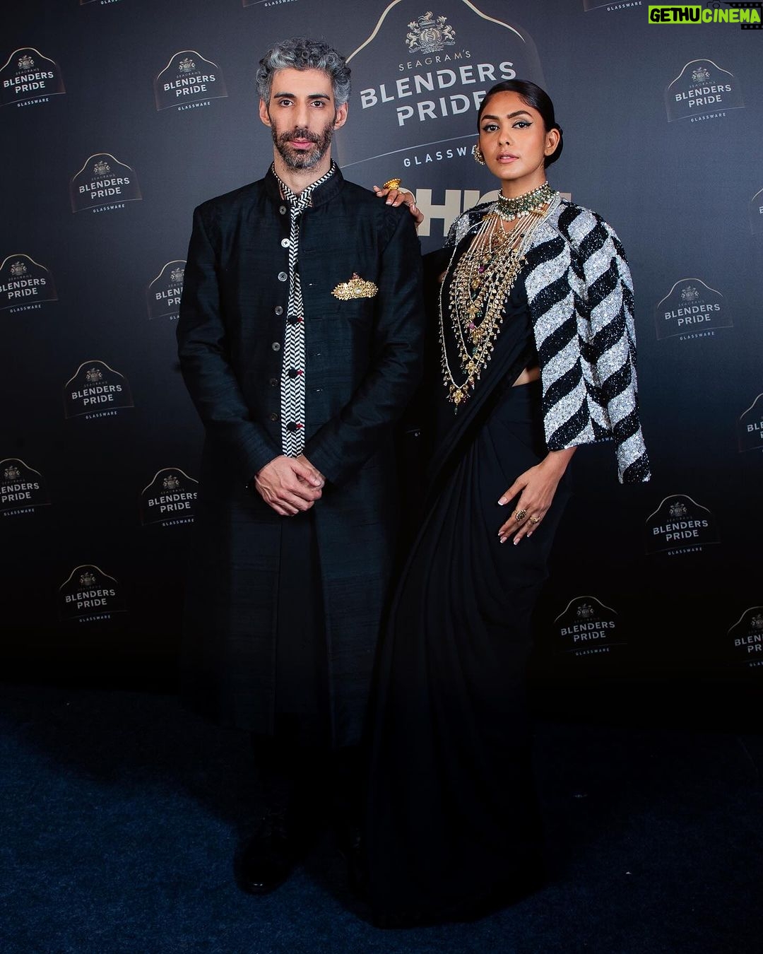 Mrunal Thakur Instagram - To an unforgettable night filled with all the #GlossAndGlam 🔥🫶🏻 Had a fantastic time stepping into the beautiful world of fashion and style with #BlendersPrideFashionNXT for @jjvalaya’s @jjv.kapurthala collection ✨. With JJ we can’t say third time is a charm because it has always been my pleasure working with you. You have always left me stunned with your collection. Blenders Pride Glassware Fashion NXT was more than a fashion showcase; it was a celebration of the future of fashion. The way J.J. Valaya has captured the essence with black, white and gold, it’s like he’s painted a masterpiece on fabric. Thankyou for having me JJ and @blenderspridefashiontour 🤍 #BlendersPrideFashionNXT ​#TheNXTinFashion #BlendersPride #MyLifeMyPride #Collab