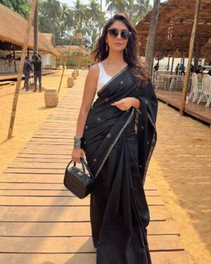 Mrunal Thakur Instagram - There’s so much more to Yashna than her wet & messy hair, heavy mascara and little bindi...I’ve been seeing all the love you’ve shown Yashna’s black saree look, so I’ll tell you a little about the people who helped create it. 

It really does take an army and I want to take a moment to appreciate my little army who truly helped me bring Yashna to life. 

@mrsheetalsharma the one behind it all, who created this lovely and iconic look for us. @missblender and @im_shilps, Yashna ke khoobsurati ka raaz who ensured I looked my best through and through. @deepalid10 and @vidushiparashar18, made sure every day was a good hair day (even when it’s not) and finally @simranjt596 and @vijayalakshmi9669 didi who ensured my sari always looked it’s best even with all the shenanigans I did on set 🤪

There are so many little things that made this look truly perfect, and my lovely team deserves all the credit for it.