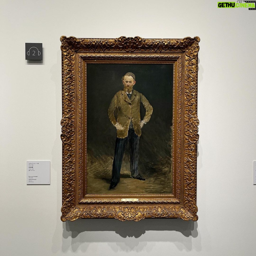 Mugi Ienaga - 3.7K Likes - エドゥアール・マネ『自画像』
1878-1879年 油彩 カンヴァス
数ヶ月前に行ったアーティゾン美術館。ここでみる印象派やその前後期の絵画はなんだか安心できます。この作品内のマネの上着の襟の重ねが左右逆になっているのは、写真ではなく鏡を見て描いたからだそうです。ほんのり染まった耳と頬もいいなあ
#artizonmuseum #アーティゾン美術館