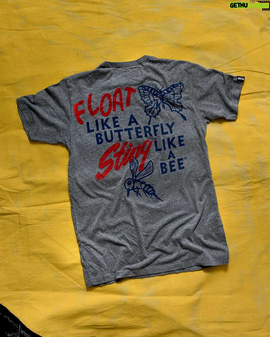 Muhammad Ali Instagram - The #BlackFridaySale has landed at @rootsoffight. Almost everything is included at up to 50% off. The savings are there, it’s up to you to grab them before it’s too late. Don’t miss it - link to shop in story! #MuhammadAli #RootsofFight #KnowYourRoots
