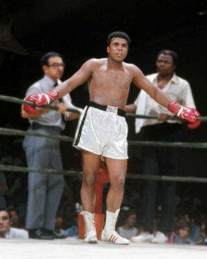 Muhammad Ali Instagram - Muhammad Ali in action vs George Hill during an exhibition fight in Atlanta, Georgia.⁣
⁣
September, 1970.⁣
⁣
📸: @neilleiferphotography⁣
⁣
 ⁣
#MuhammadAli #Icon #NeilLeifer #Photography #GeorgeHill #Exhibition #Boxing #Fight #Champion
