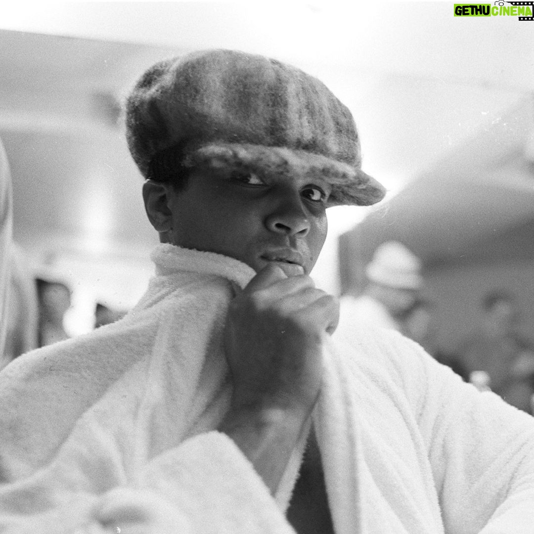 Muhammad Ali Instagram - A portrait of Muhammad Ali wearing a hat in the dressing room before his fight vs Joe Bugner at Caesars Palace Hotel. Las Vegas, NV. February 1973. 📸: @neilleiferphotography #MuhammadAli #Icon #Star #Boxing #LasVegas #JoeBugner #CaesarsPalaceHotel #NeilLeifer #Photography