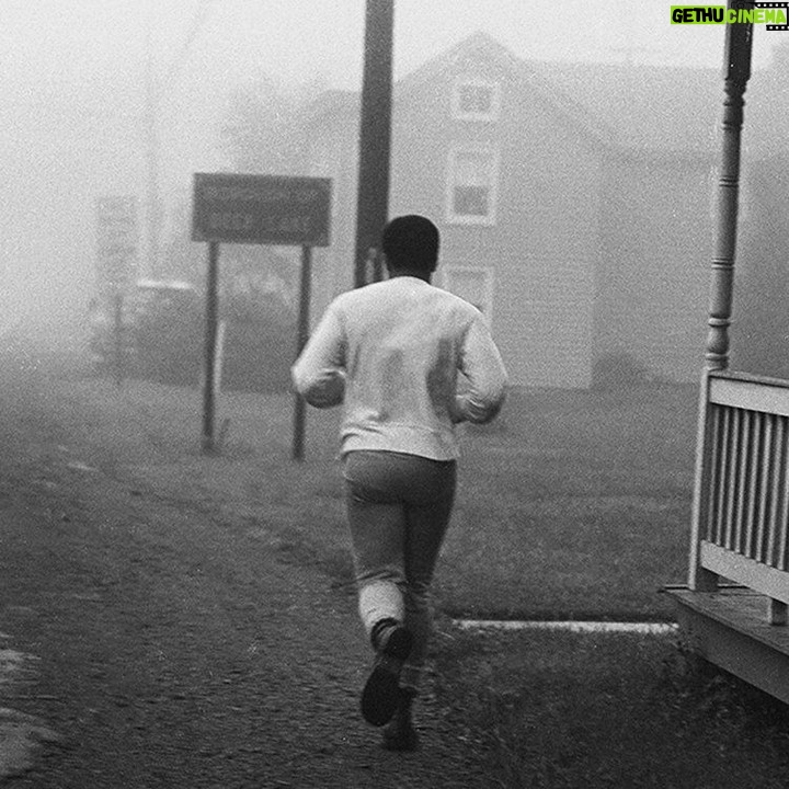 Muhammad Ali - 599.9K Likes - “When will they ever have another fighter who writes poems, predicts rounds, beats everybody, makes people laugh, makes people cry, and is as tall and extra-pretty as me?”
#MuhammadAli #Icon #Quote #Fighter #Boxing #Champion #Rounds #GOAT