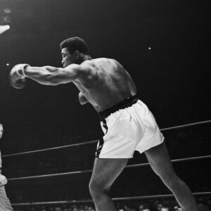 Muhammad Ali Instagram - Ali Shuffling into 2024! 🦋🐝🥊⁣
⁣
 ⁣
⁣
#MuhammadAli #Icon #NewYearsEve #NewYear #AliShuffle #Boxing #Champion #GOAT