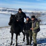 Mukhamed Berkhamov Instagram - Мои достойные братья Прогулки по горам🐎🐎🐎
