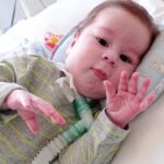 Mukhamed Berkhamov Instagram - Как много израненных болью сердец, измученных слезами глаз матерей💔 (СМА)Спинальная Мышечная Атрофия 1 типа - не просто страшная болезнь, это испытание🙏🏻 Испытание для больного малыша, для его родных и близких. (СМА)-это когда потихоньку начинают отказывать все мышцы полностью. Ребёнок сначала не может поднимать голову, потом он не может ползать, не может двигаться, может только лежать. И потом потихоньку начинают отказывать все внутренние органы. При этом остаётся абсолютная ясность и понимание, что с тобой происходит! Но самое главное, что лекарство уже есть "ЗОЛГЕНСМА"- это самое дорогое лекарство в мире, один укол этого препарата стоит 2 500 000 долларов❗️ Один укол-спасёт жизнь Магомеда🙏🏻 Важна любая помощь: материальная, информационная. Для Магомедика, этот укол единственный шанс на полное выздоровление! Поможем или пройдём мимо? Откроем своё сердце? Почувствуем страх, боль, отчаяние, надежду и веру матери? Или закроем глаза, уши и душу, не открыв себя состраданию? Решает каждый сам❗️ ПОМОЧЬ Магамеду МОЖНО:👇 ✅ Поставить ❤️ ✅Написать комментарий от 4-х слов, чтобы пост попал в «Топ» ✅Поделиться постом в сторис, нажав на значок самолётик под ним или рассказать друзьям ✅Сделать Репост/сторис к себе на страницу __________ РЕКВИЗИТЫ: ✅ Сбербанк-онлайн 💳5469 4009 2317 3681 📱89280777244 (Юлия Сагидовна Т.) ✅ Карта Tinkoff: 💳5536 9138 5730 3164 (Yuliya Tyubeeva) ✅ PayPal: Tubeeva2015@mail.ru