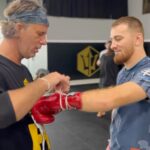 Mukhamed Berkhamov Instagram - Coach you are the best🫂 @henrihooft И конечно же наш профессиональный видеограф @said_saparov ты как хоть чувствуешь эти моменты?😁
